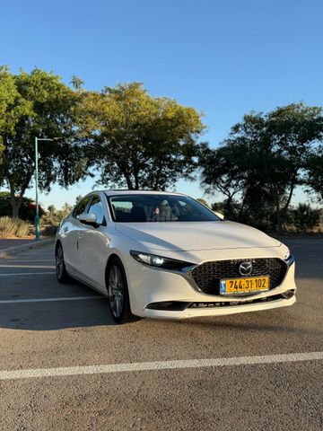 מודעת רכב מאזדה 3