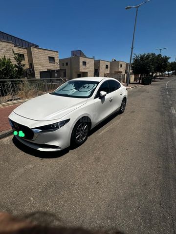 מודעת רכב מאזדה 3