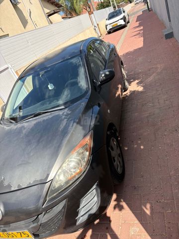 מודעת רכב מאזדה 3