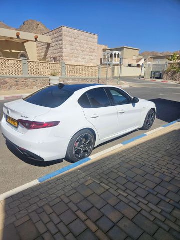 מודעת רכב אלפא רומיאו ג'וליה