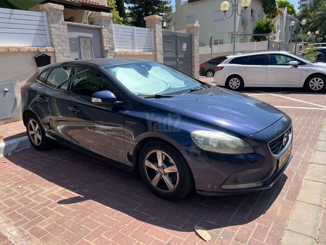 מודעת רכב וולוו V40