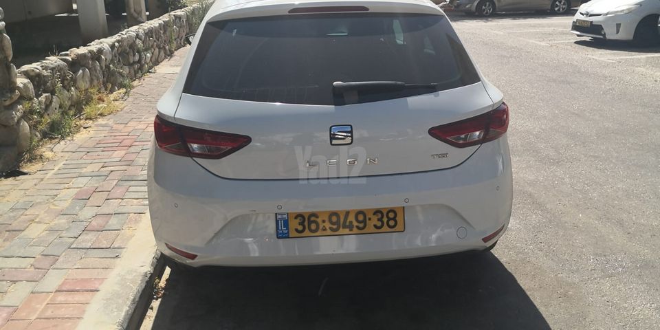 מודעת רכב סיאט לאון