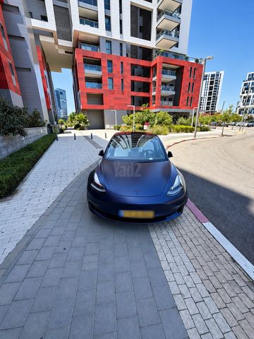 מודעת רכב טסלה מודל 3