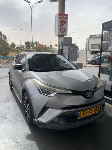 מודעת רכב טויוטה C-HR