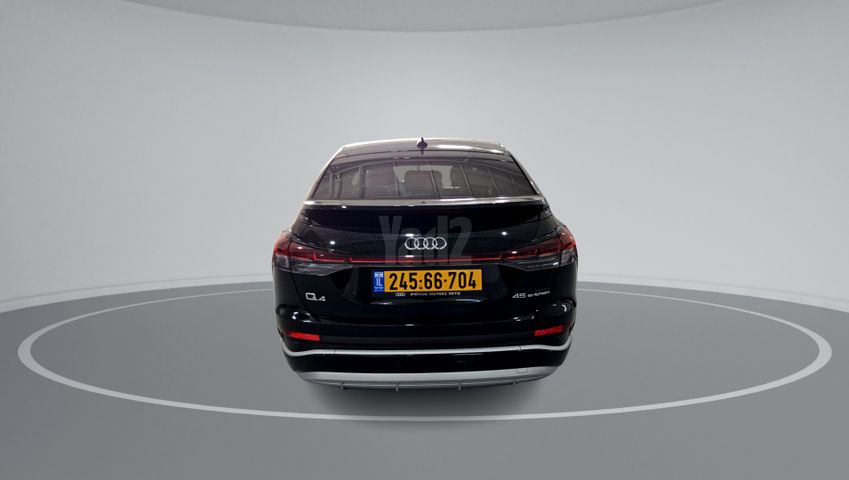 מודעת רכב אאודי Q4 e-tron