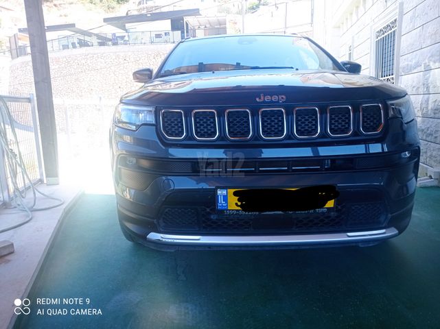 מודעת רכב ג'יפ קומפאס