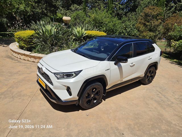 מודעת רכב טויוטה RAV4