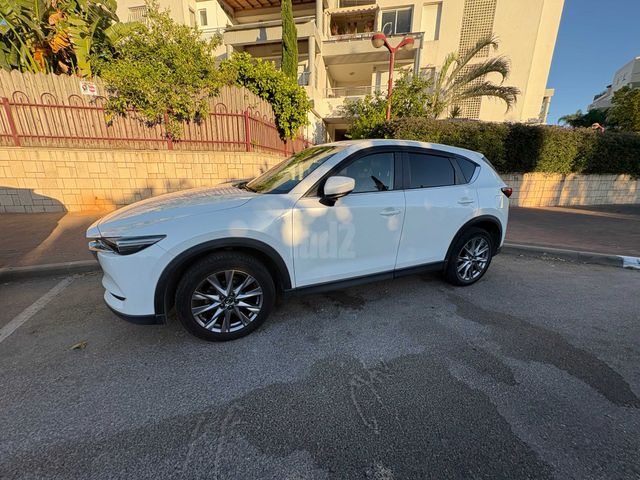 מודעת רכב מאזדה CX-5