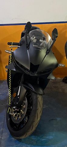 מודעת רכב הונדה CBR600RR