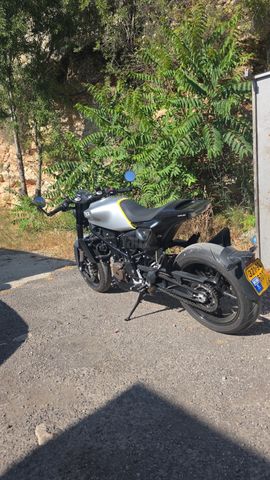 מודעת רכב הוסקוורנה VITPILEN-701