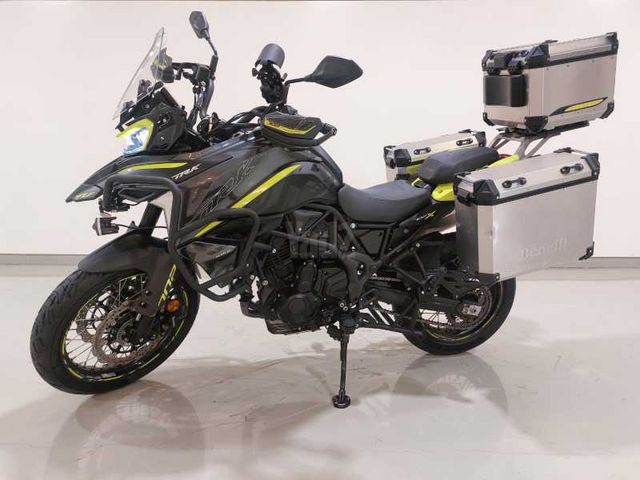 מודעת רכב בנלי TRK702X