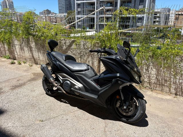 מודעת רכב קימקו AK 550