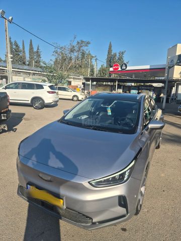 מודעת רכב ג׳ילי Geometry C