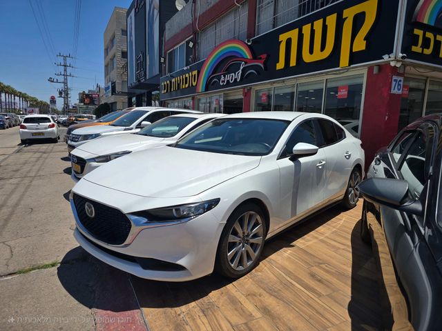 מודעת רכב מאזדה 3
