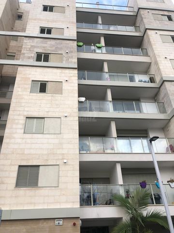 ארלוזורוב 8