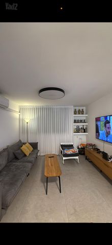 Holon, Israel 3