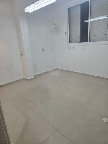 תמונה 5 של דירת 3 חדרים להשכרה בפתח תקווה
