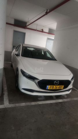 מודעת רכב מאזדה 3