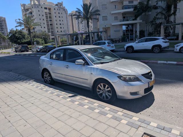 מודעת רכב מאזדה 3