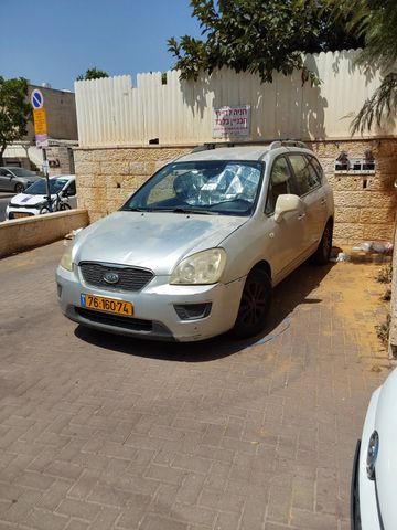 מודעת רכב קיה קארנס