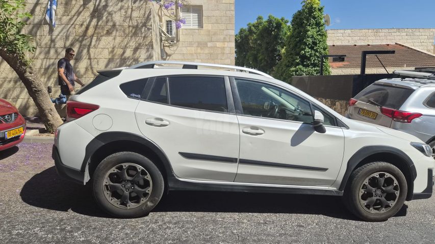 מודעת רכב סובארו XV