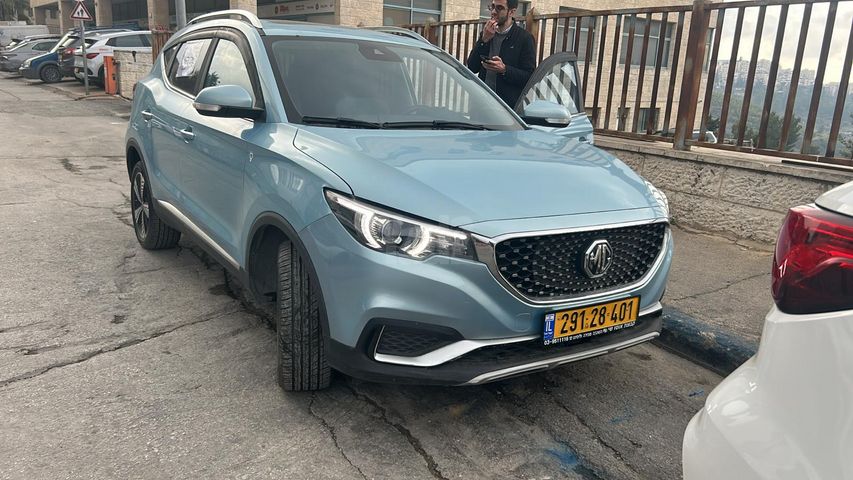 מודעת רכב אם ג'י ZS