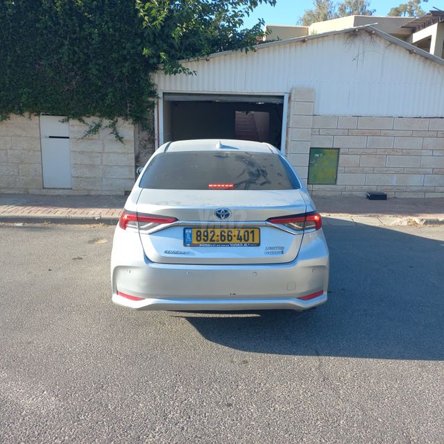 מודעת רכב טויוטה קורולה