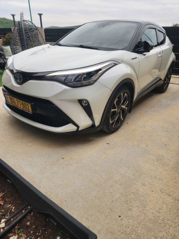 מודעת רכב טויוטה C-HR