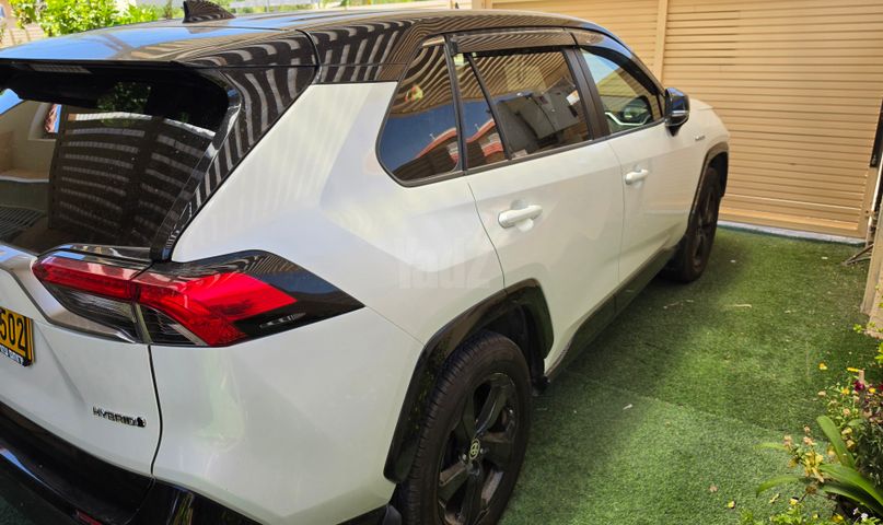 מודעת רכב טויוטה RAV4