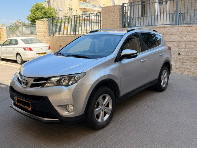 מודעת רכב טויוטה RAV4