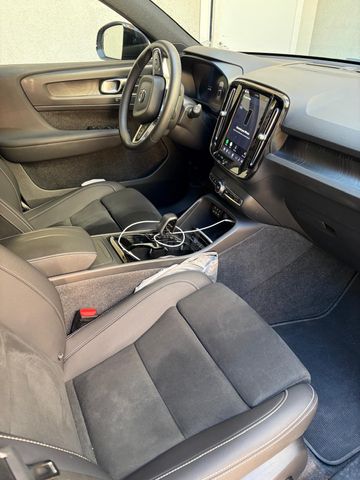 מודעת רכב וולוו XC40