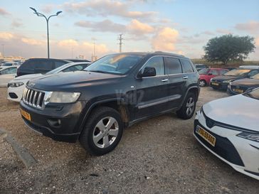 מודעת רכב ג'יפ גרנד צ'ירוקי