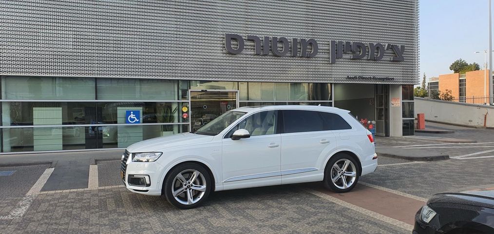 מודעת רכב אאודי Q7