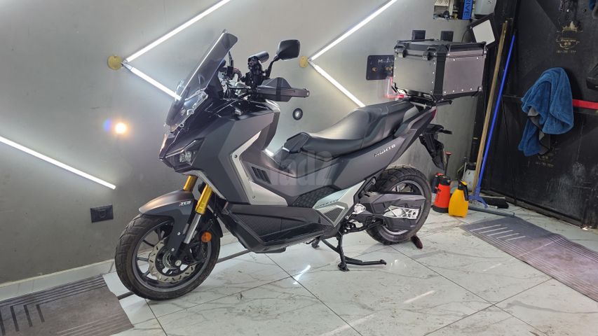 מודעת רכב סאן יאנג ADX400