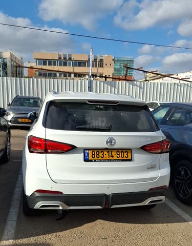 מודעת רכב אם ג'י ZS