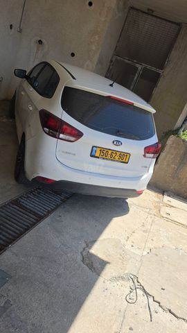 מודעת רכב קיה קארנס 1