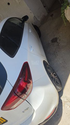 מודעת רכב קיה קארנס 2