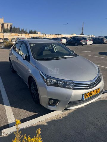 מודעת רכב טויוטה קורולה