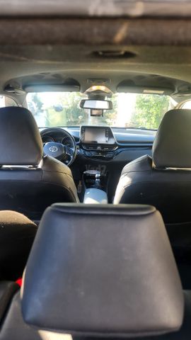 מודעת רכב טויוטה C-HR