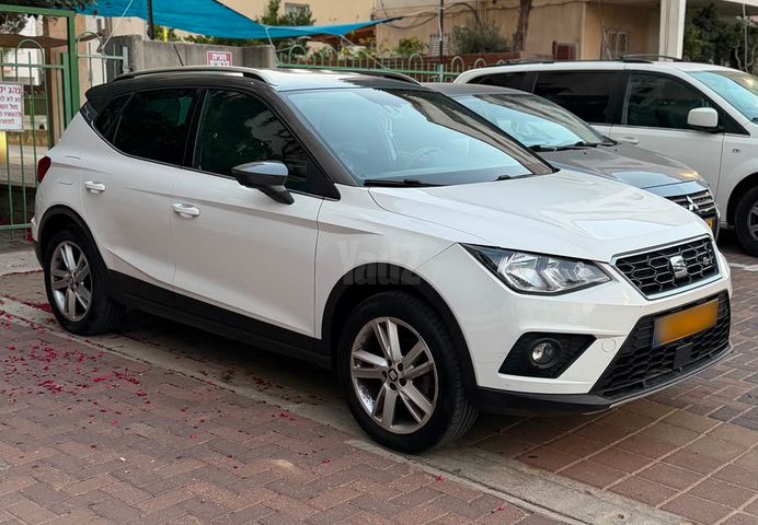 מודעת רכב סיאט ארונה
