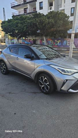 מודעת רכב טויוטה C-HR