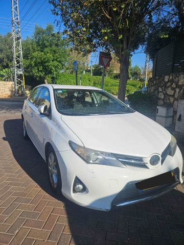 מודעת רכב טויוטה אוריס