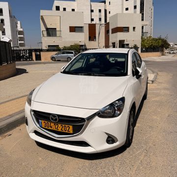 מודעת רכב מאזדה 2