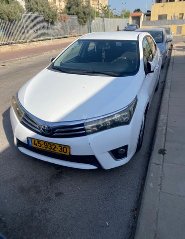 מודעת רכב טויוטה קורולה