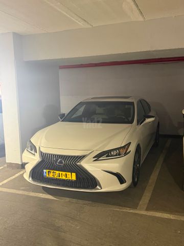 מודעת רכב לקסוס ES
