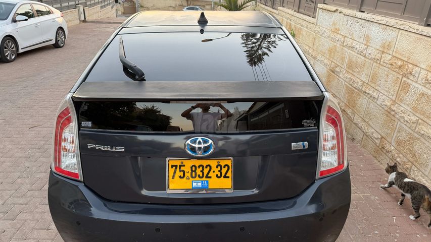 מודעת רכב טויוטה פריוס