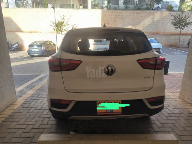 מודעת רכב אם ג'י ZS