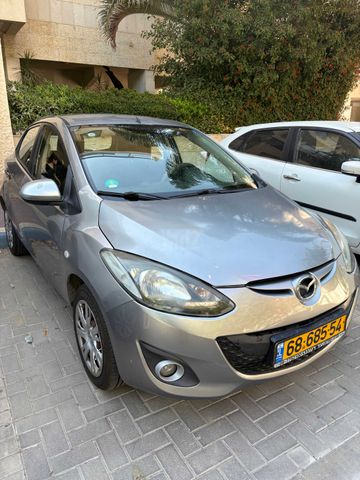 מודעת רכב מאזדה 2