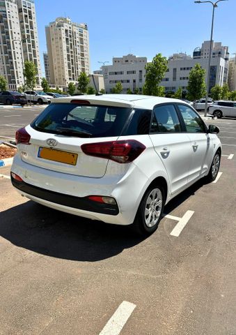 מודעת רכב יונדאי i20