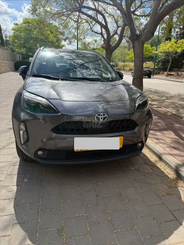 מודעת רכב טויוטה יאריס קרוס